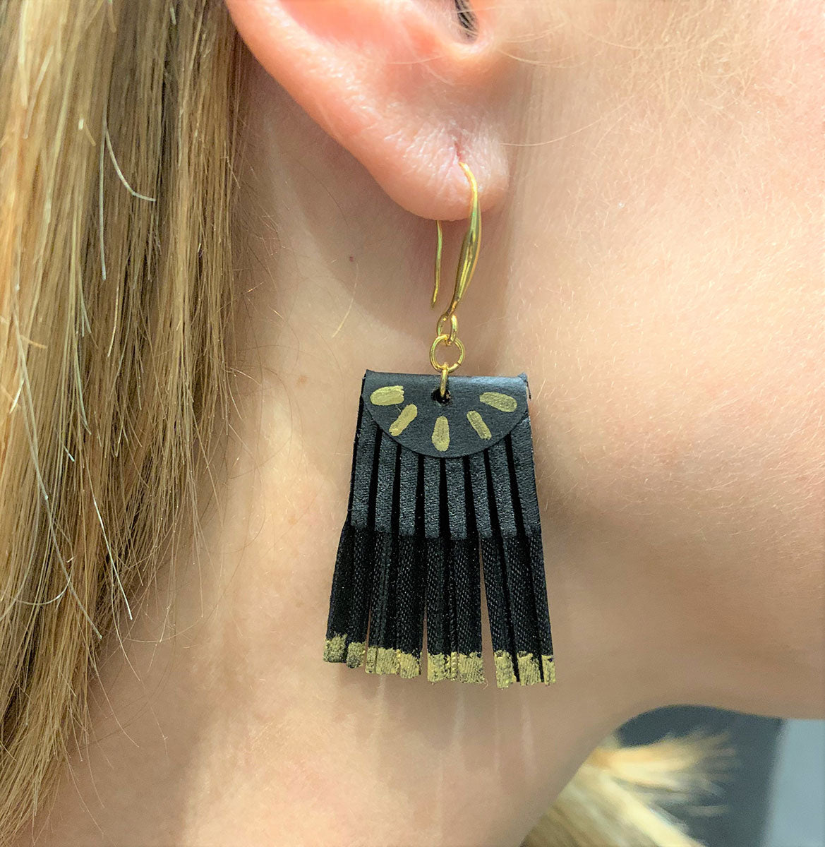 Black and Gold Scallop Earrings