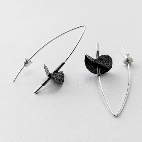 Single Poppies On Ear Pin