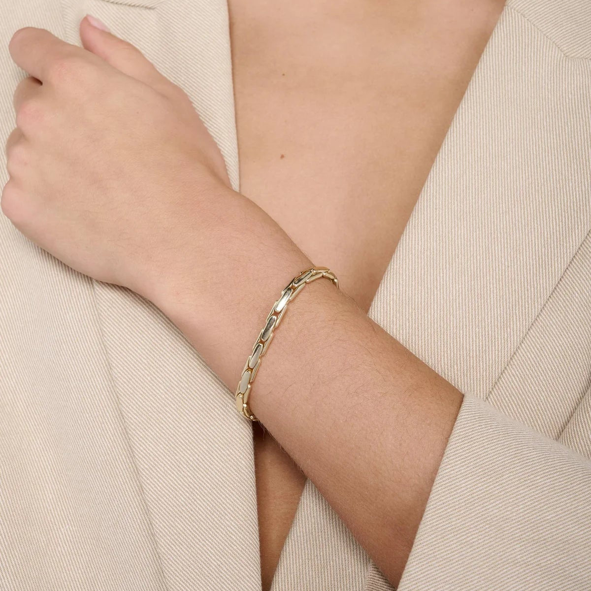 Gold Refine Bracelet