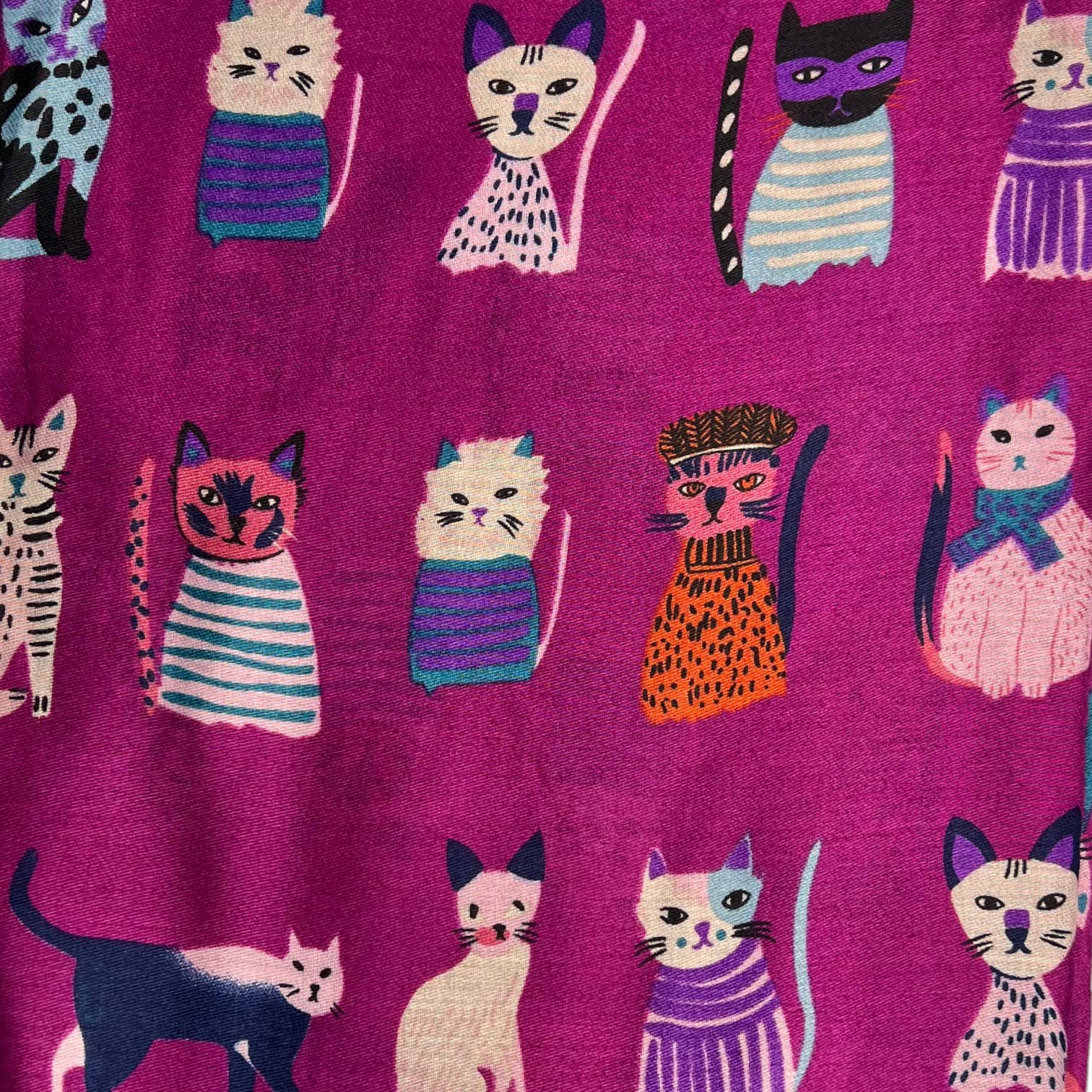 Cat with costumes print: Hot pink