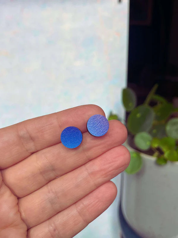 circle studs blue