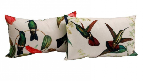 Humming bird cushion small