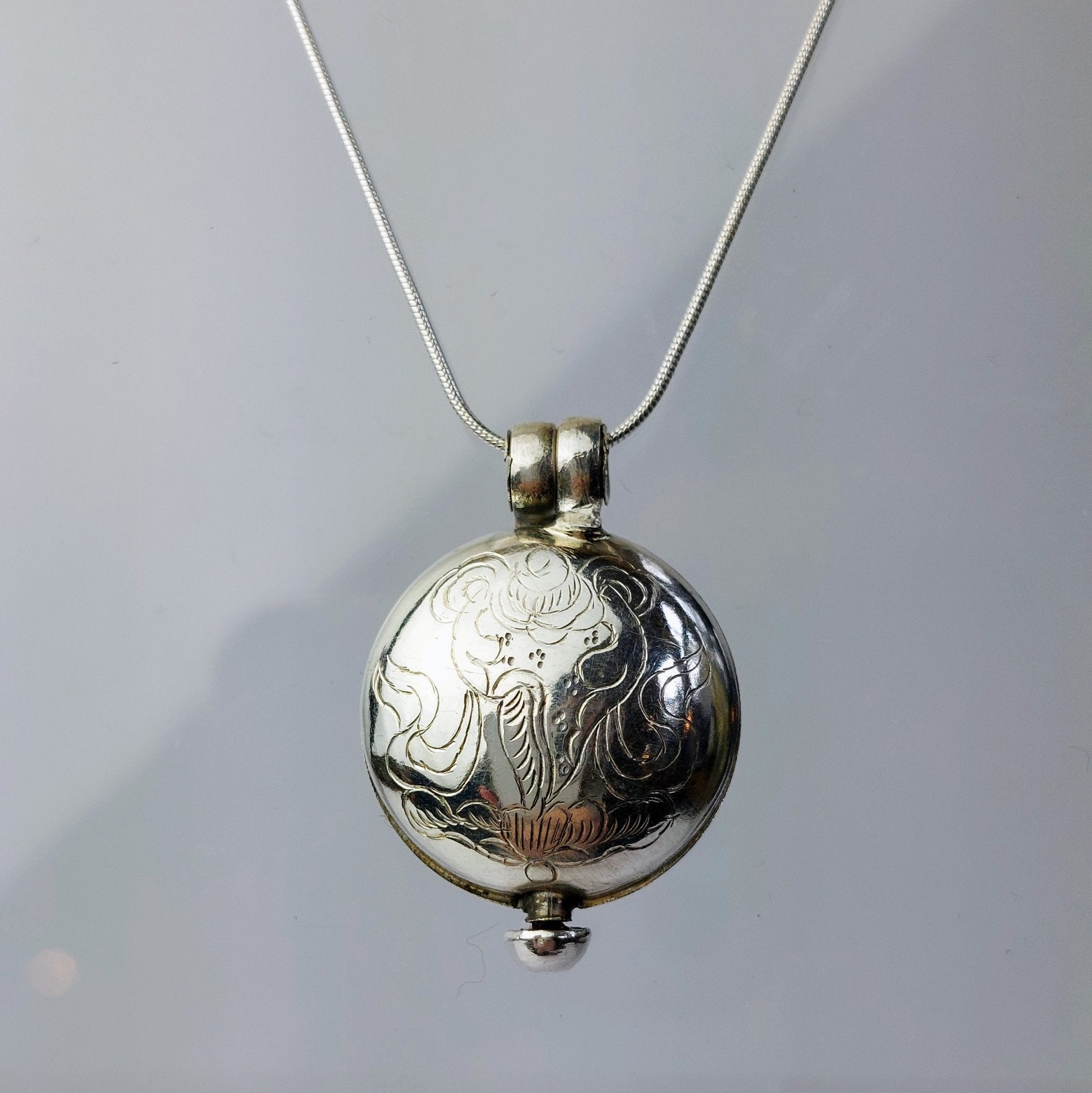 Small Gao Locket - The Nancy Smillie Shop - Art, Jewellery & Designer Gifts Glasgow