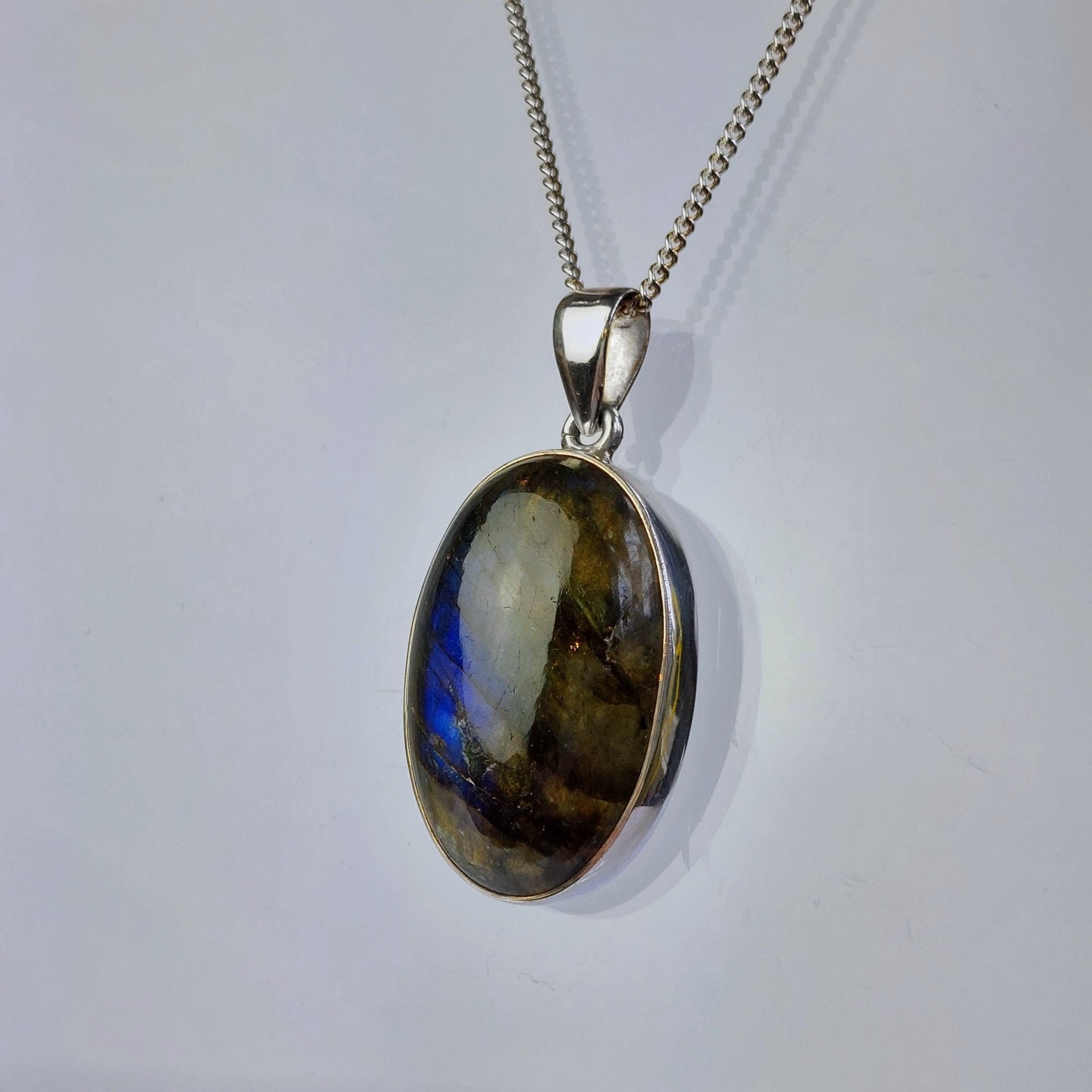 Stunning 925 Sterling Silver Labradorite Necklace discount